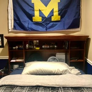 Large University of Michigan flag wall decor, spirited blanket and nwt t-shirt.